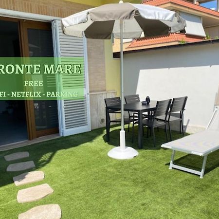 Novella Del Mar Prima Fila Dal Mare Vila Grottammare Exterior foto