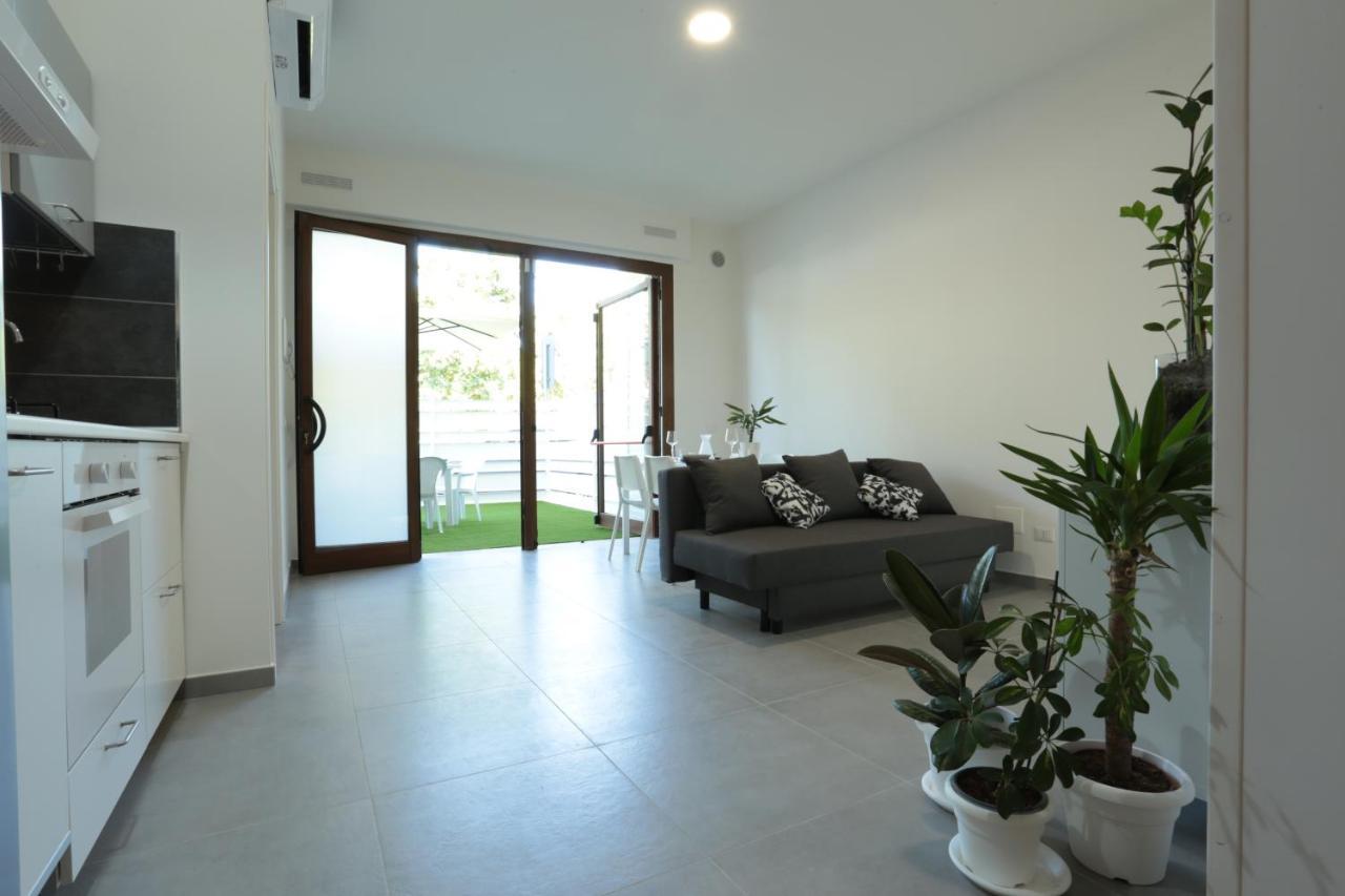 Novella Del Mar Prima Fila Dal Mare Vila Grottammare Exterior foto